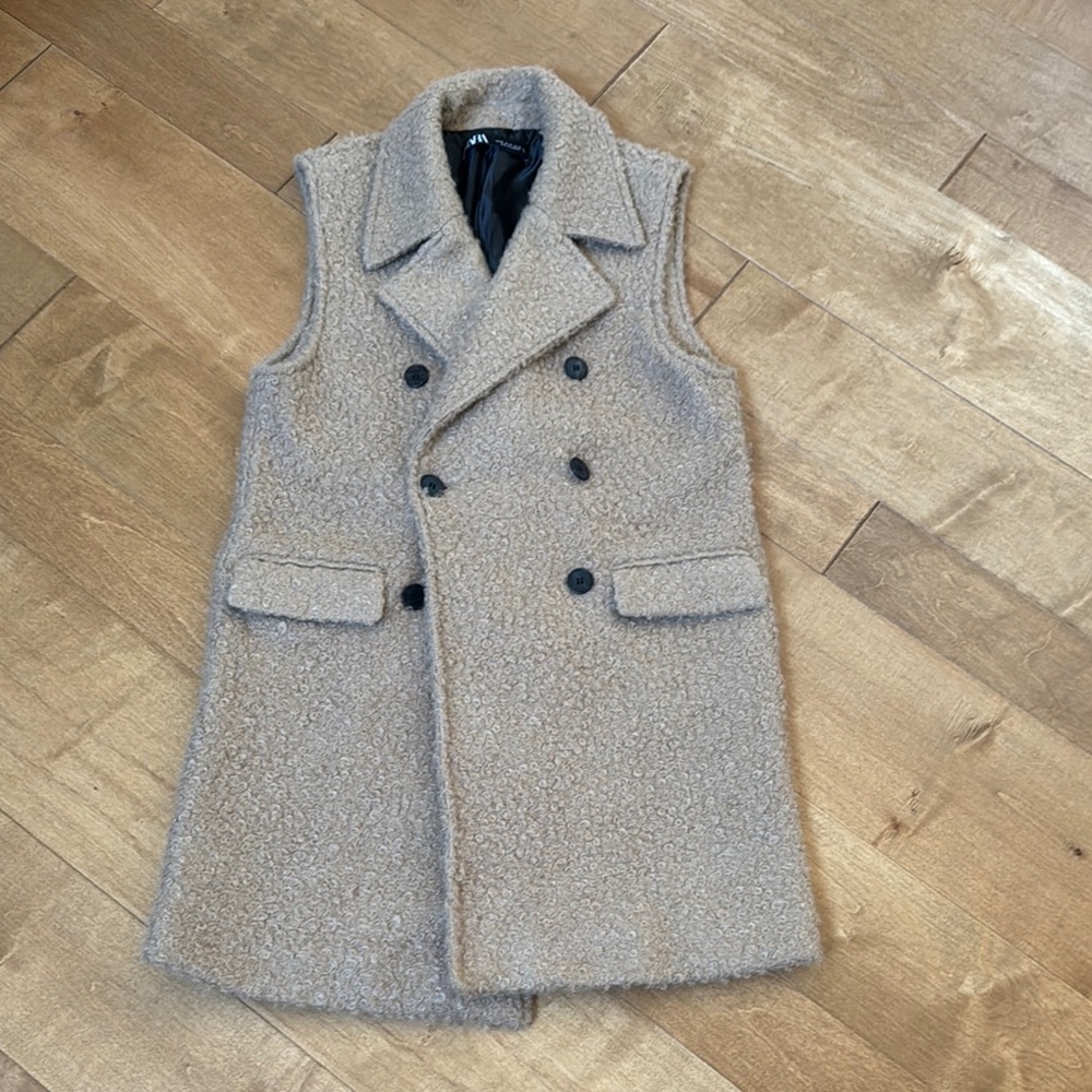 Tan Double-Breasted Sleeveless Coat